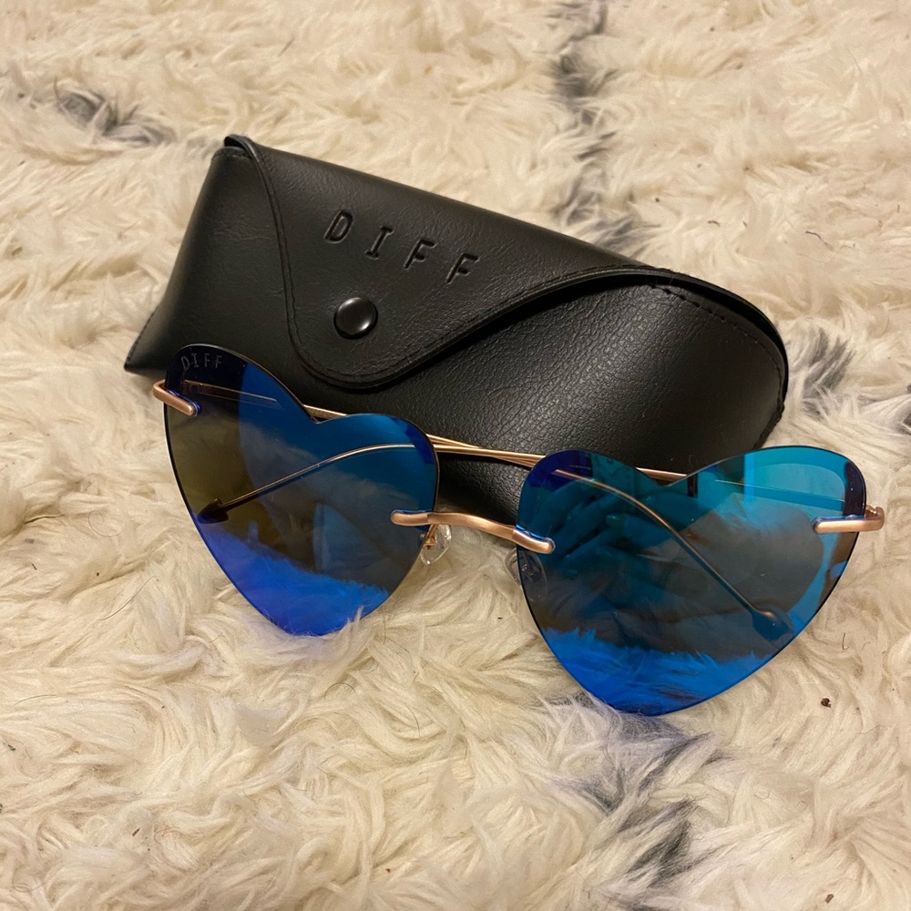 DIFF heart shaped sunglasses